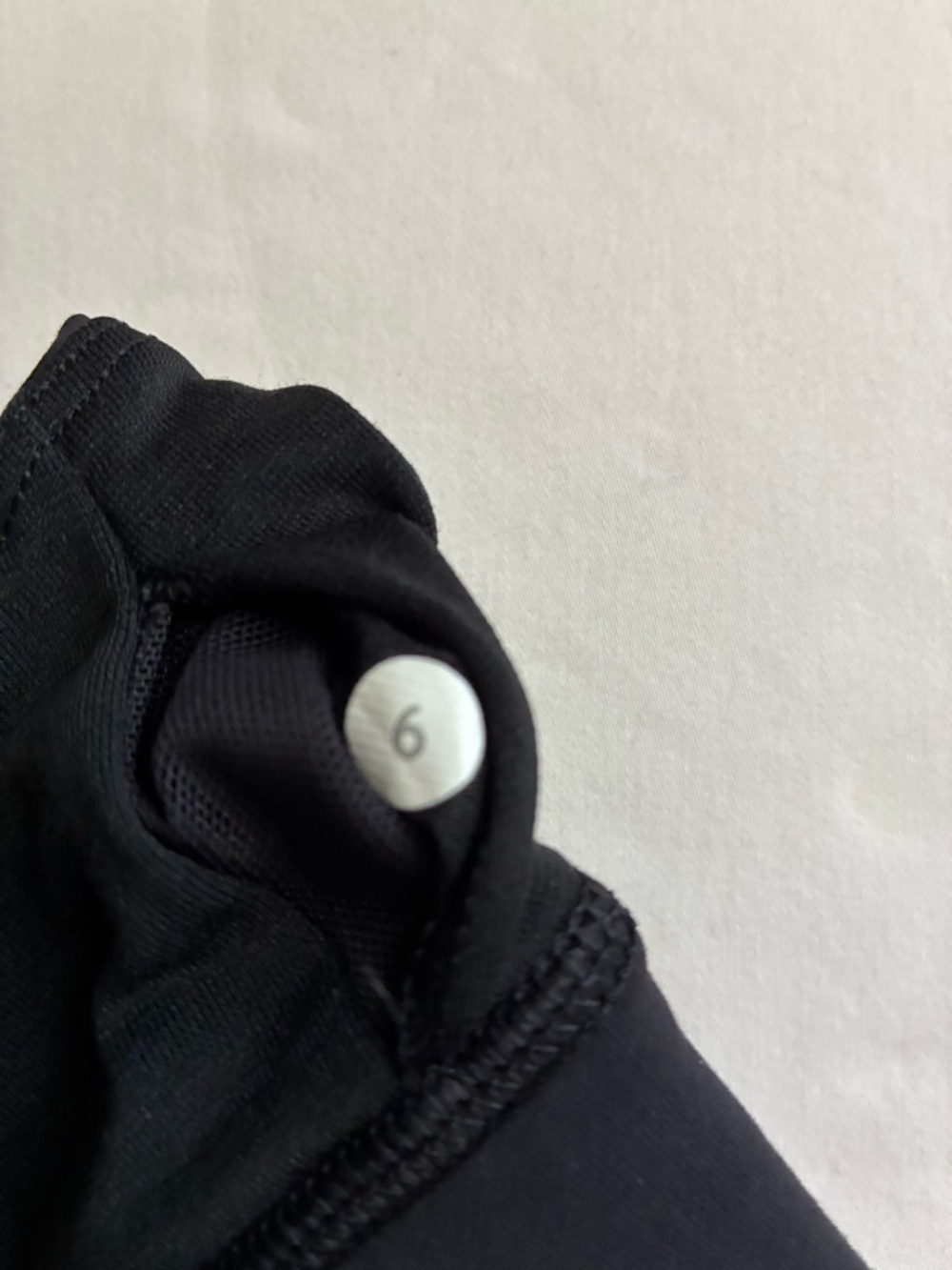 Lululemon Energy Sport Bra Womens Black SZ 6 Crossback - Picture 4 of 4